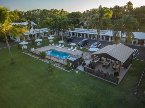 KINKA BEACH - Kinka Palms Beachfront Apartments / Motel KINKA BEACH - Kinka Palms Beachfront Apartments / Motel
